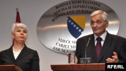 Jadranka Kosor i Nikola Špirić prilikom susreta u Sarajevu, 03.11.2009. Foto: Midhat Poturović 
