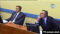 Milan i Sredoje Lukić u sudnici, 14. rujna 2011