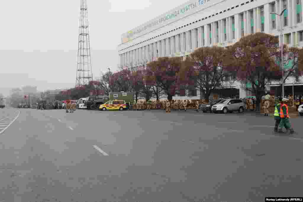 Алматы. Республика аянтынан бир көрүнүш. 5-январь, 2022-жыл.