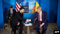 Владимир Зеленский и Дональд Трамп, 25 июня 2025 года