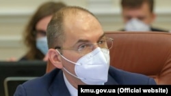 «Ми зробили розподіл на чотири зони: «зелена», «жовта», «помаранчева» та «червона». У кожній із них будуть різні обмеження», – сказав міністр