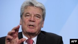 Ýoahim Gaug Germaniýanyň kommunistik režimini agdarmakda oýnan roly üçin “Germaniýanyň Nelson Mandelasy” diýen ady alypdy.