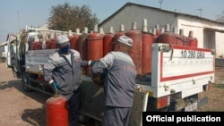 Өзбекстанда жергиликтүү элдин көбү газ баллондорун колдонушат.