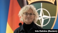 За словами Крістіне Ламбрехт, оточення Путіна має відчути наслідки за агресію особисто