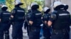 Detalj sa jedne od policijskih intervencija tokom uklanjanja blokade u Beogradu, 5. jul 2025. 