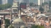 Nešto više od dvije trećine ispitanika u avgustovskom istraživanju podržalo održavanje vjerskog obrazovanja u školama u BiH (na fotografiji pogled na Sarajevo na kojem se vide bogomolje različitih vjerskih zajednica)
