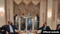 Իրանի և Ադրբեջանի ԱԳ նախարարներ Հոսեյն Ամիր Աբդուլահիանը և Ջեյհուն Բայրամովը, արխիվ, Աշխաբատ, 28 նոյեմբերի, 2021թ.
