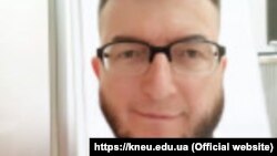 Професор кафедри екології Києво-Могилянської академії Євген Хлобистов