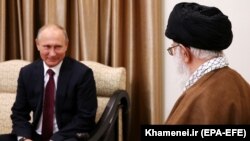 علی خامنه ای در دیدار با ولادیمیر پوتین از «دشمنی» آمریکا گفت و دست دوستی سوی روسیه دراز کرد.