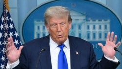 Доналд Трамп гуфт, дар андешаи эъмоли таҳримҳои нав ба зидди Русия аст.