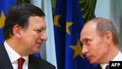 ევროკომისიის პრეზიდენტი ჟოზე მანუელ ბაროზუ და რუსეთის პრემიერ-მინისტრი ვლადიმირ პუტინი