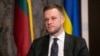 Габріелюс Ландсбергіс зазначив, що майже 25 років Захід бореться над тим, щоб «стримати імперіалізм Путіна за допомогою діалогу та дипломатії, в той час як він продовжує ігнорувати кордони та зрівнювати з землею міста». 