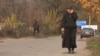 В нескольких селах, разбросанных по Панкисскому ущелью, проживают от десяти до двенадцати тысяч человек. Однако газа здесь нет и никогда не было, а потому жители ущелья круглый год вынуждены запасать дрова