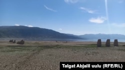 Cуу сактагычтагы суу тартылып, мурдагы шаар калдыктары ачыкка чыгып калган. (Архивдик сүрөт)