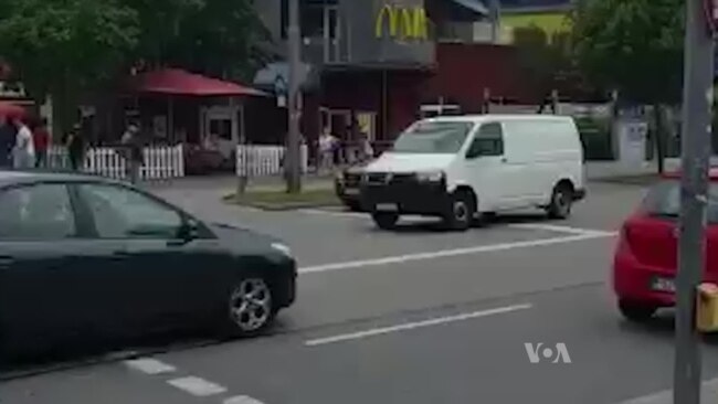 Очевидец го сними почетокот на пукањето во Минхен