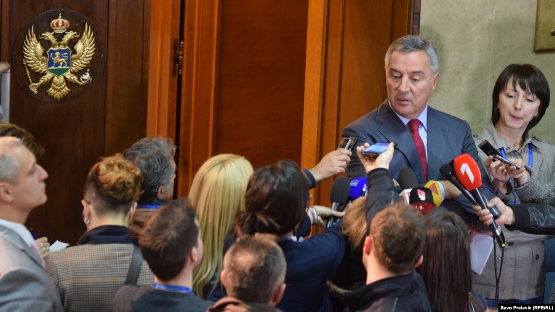 Novinari i premijer Crne Gore Milo Đukanović
