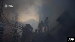 6-njy aprelde Russiýanyň Kiýewe atan raketalarynyň döreden weýrançylyklary
