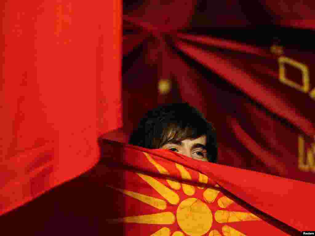 Makedonija - Predizborna kampanja vodeće partije, VMRO, na Ohridu, 16.05.2011. Foto: Reuters / Ognen Teofilovski