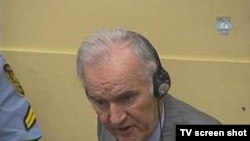 Ratko Mladić u haškoj sudnici, 6. listopada 2011.