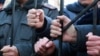 Кызмат үчүн соттошкон "погончондор"