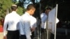 Aşgabadyň mekdeplerinde onlarça oglan gutardyş şahadatnamalaryny almak dabaralaryna gatnaşyp bilmedi