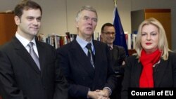 Šefovi pregovaračkih timova Beograda i Prištine, Borko Stefanović i Edita Tahiri sa posrednikom EU u dijalogu Robertom Kuperom