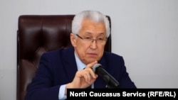 Голова фракції «Єдина Росія» у Держдумі Володимир Васильєв заявив, що Україну «накачують ракетними комплексами, гранатометами, іншими боєприпасами»
